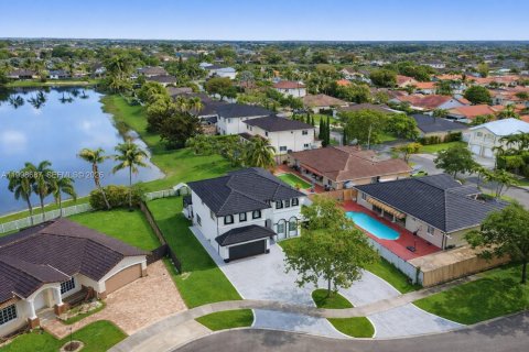 Купить виллу или дом в Майами, Флорида 4 спальни, 242.66м2, № 2060555 - фото 9