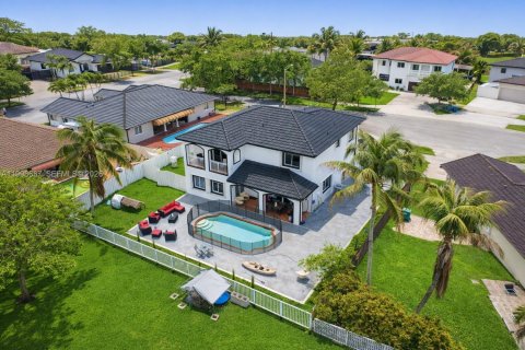 Купить виллу или дом в Майами, Флорида 4 спальни, 242.66м2, № 2060555 - фото 7