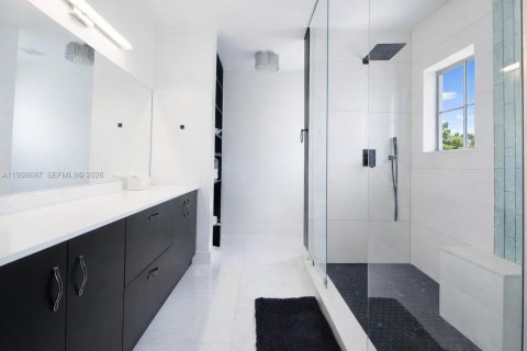 Купить виллу или дом в Майами, Флорида 4 спальни, 242.66м2, № 2060555 - фото 20