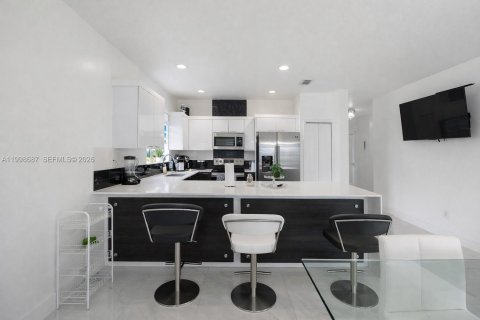 Купить виллу или дом в Майами, Флорида 4 спальни, 242.66м2, № 2060555 - фото 15