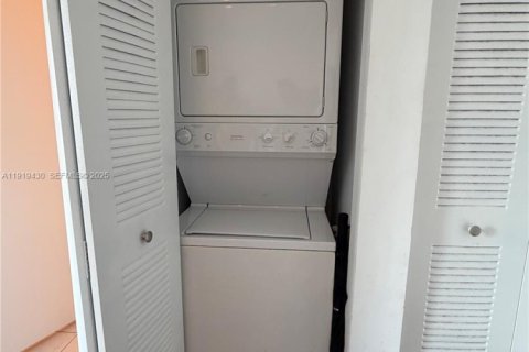 Copropriété à louer à Miami, Floride: 1 chambre, 60.48 m2 № 1976656 - photo 4