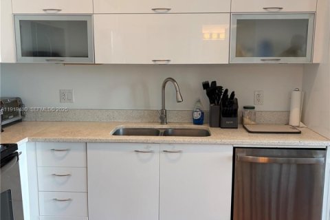 Copropriété à louer à Miami, Floride: 1 chambre, 60.48 m2 № 1976656 - photo 2