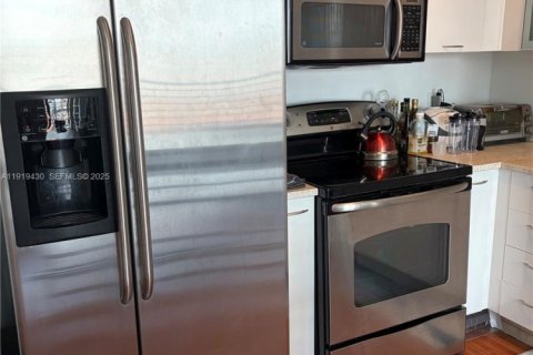 Copropriété à louer à Miami, Floride: 1 chambre, 60.48 m2 № 1976656 - photo 3