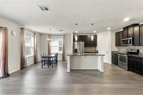 Villa ou maison à vendre à Kissimmee, Floride: 4 chambres, 174.93 m2 № 2408978 - photo 9