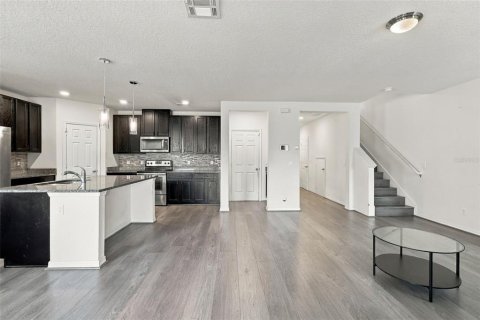 Villa ou maison à vendre à Kissimmee, Floride: 4 chambres, 174.93 m2 № 2408978 - photo 6