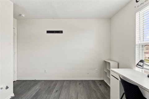 Villa ou maison à vendre à Kissimmee, Floride: 4 chambres, 174.93 m2 № 2408978 - photo 25