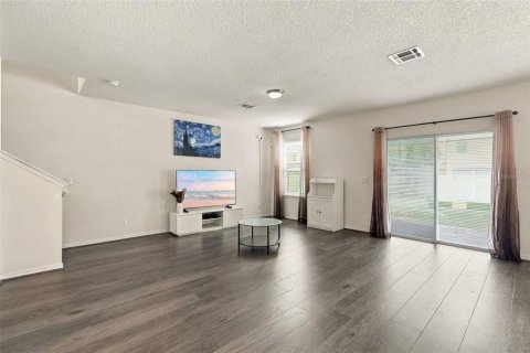 Villa ou maison à vendre à Kissimmee, Floride: 4 chambres, 174.93 m2 № 2408978 - photo 3