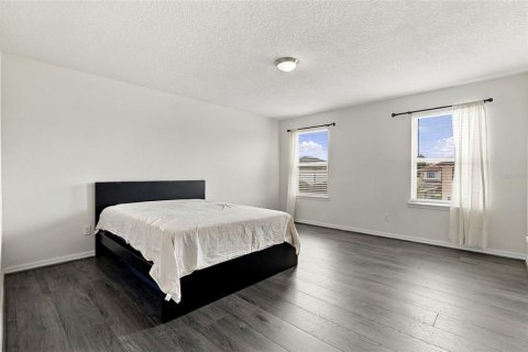 Villa ou maison à vendre à Kissimmee, Floride: 4 chambres, 174.93 m2 № 2408978 - photo 17