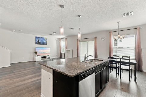 Villa ou maison à vendre à Kissimmee, Floride: 4 chambres, 174.93 m2 № 2408978 - photo 12