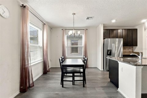 Villa ou maison à vendre à Kissimmee, Floride: 4 chambres, 174.93 m2 № 2408978 - photo 4