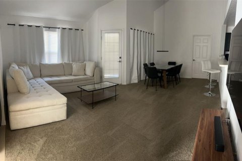 Купить кондоминиум в Деланд, Флорида 4 комнаты, 96.06м2, № 1768047 - фото 1