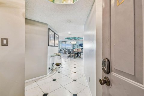 Condominio en venta en Clearwater, Florida, 2 dormitorios, 145.86 m2 № 1888678 - foto 11