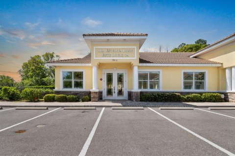 Propiedad comercial en venta en Sun City Center, Florida, 139.35 m2 № 1643151 - foto 2