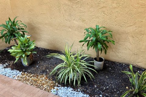 Copropriété à vendre à Miami, Floride: 2 chambres, 72.19 m2 № 2066394 - photo 12