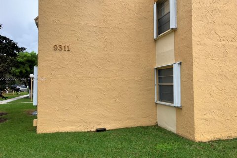 Copropriété à vendre à Miami, Floride: 2 chambres, 72.19 m2 № 2066394 - photo 21