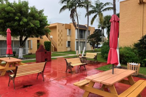 Copropriété à vendre à Miami, Floride: 2 chambres, 72.19 m2 № 2066394 - photo 19