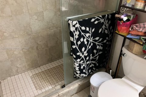 Copropriété à vendre à Miami, Floride: 2 chambres, 72.19 m2 № 2066394 - photo 10