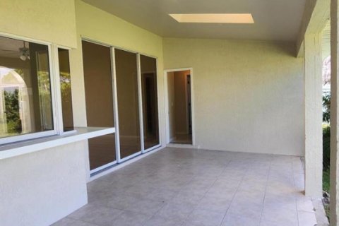 Villa ou maison à louer à Port St. Lucie, Floride: 3 chambres, 186.92 m2 № 2439179 - photo 28