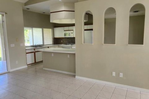 Villa ou maison à louer à Port St. Lucie, Floride: 3 chambres, 186.92 m2 № 2439179 - photo 5
