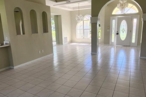 Villa ou maison à louer à Port St. Lucie, Floride: 3 chambres, 186.92 m2 № 2439179 - photo 6