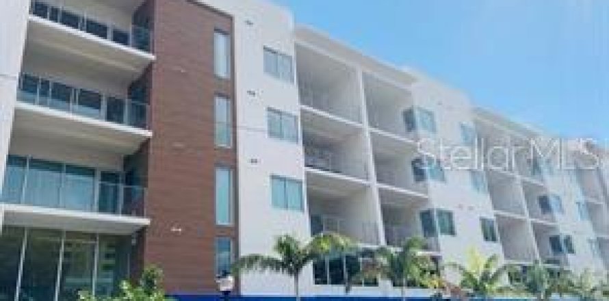 Condo in Sarasota, Florida, 2 bedrooms № 2198238