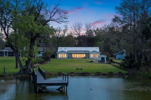 House in Winter Garden, Florida 4 bedrooms, 295.89 sq.m. № 2115470