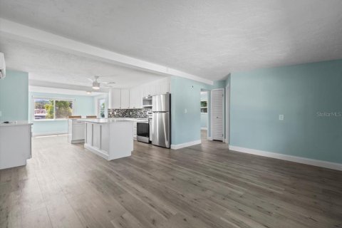 House in Hudson, Florida 2 bedrooms, 101.08 sq.m. № 1806960 - photo 9