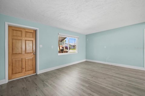 House in Hudson, Florida 2 bedrooms, 101.08 sq.m. № 1806960 - photo 8