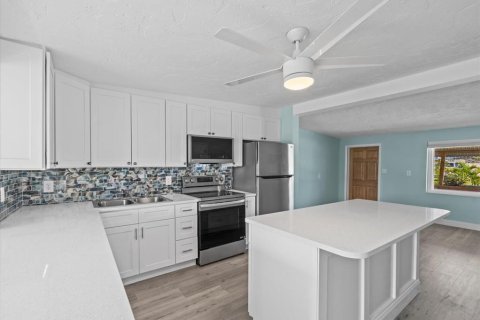 House in Hudson, Florida 2 bedrooms, 101.08 sq.m. № 1806960 - photo 16