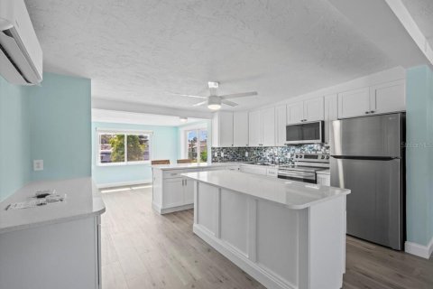 House in Hudson, Florida 2 bedrooms, 101.08 sq.m. № 1806960 - photo 12