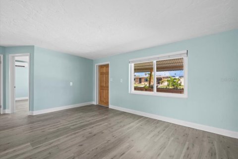 House in Hudson, Florida 2 bedrooms, 101.08 sq.m. № 1806960 - photo 10