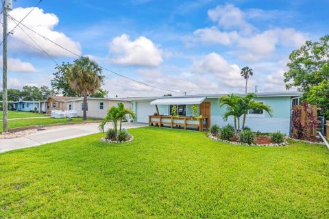House in Hudson, Florida 2 bedrooms, 101.08 sq.m. № 1806960 - photo 5