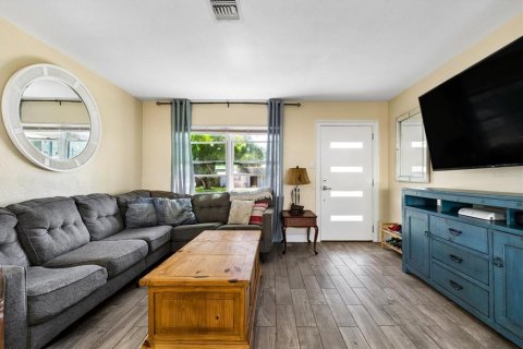 Villa ou maison à vendre à Pinellas Park, Floride: 3 chambres, 86.96 m2 № 2425539 - photo 9