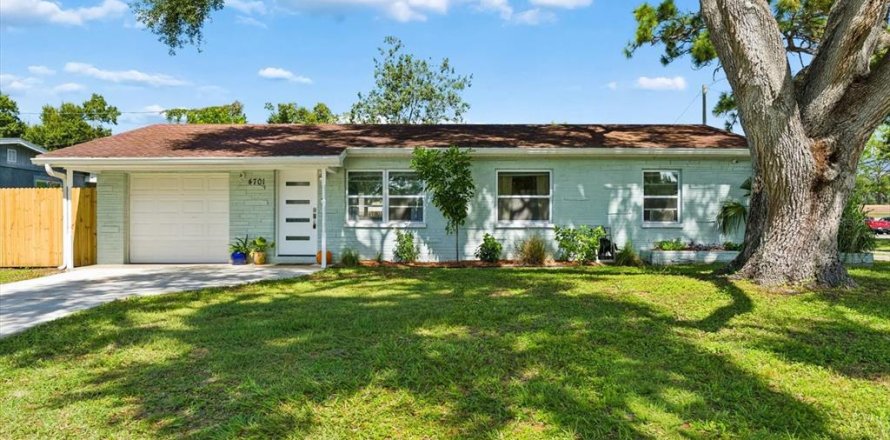 Villa ou maison à Pinellas Park, Floride 3 chambres, 86.96 m2 № 2425539