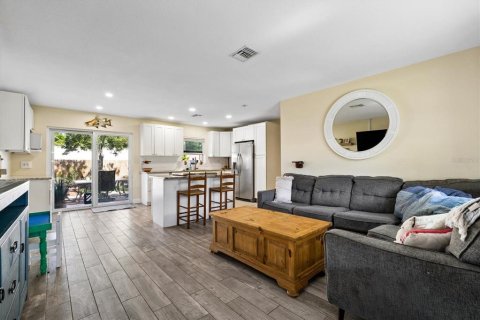 Villa ou maison à vendre à Pinellas Park, Floride: 3 chambres, 86.96 m2 № 2425539 - photo 7