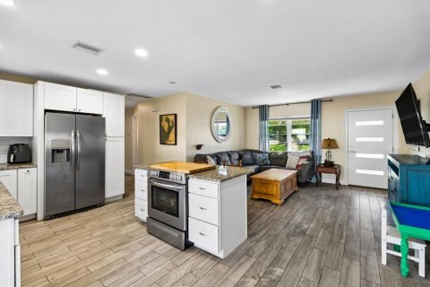 Villa ou maison à vendre à Pinellas Park, Floride: 3 chambres, 86.96 m2 № 2425539 - photo 11