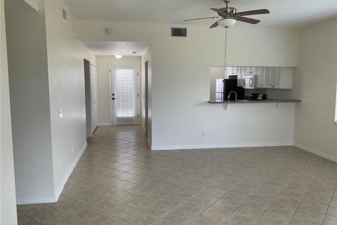 Copropriété à louer à Rotonda, Floride: 2 chambres, 123.37 m2 № 2109461 - photo 9