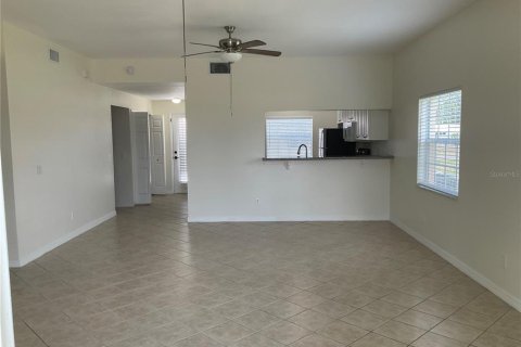 Copropriété à louer à Rotonda, Floride: 2 chambres, 123.37 m2 № 2109461 - photo 7