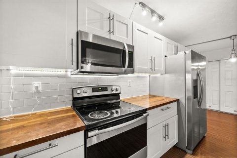 Купить кондоминиум в Сарасота, Флорида 5 комнат, 82.5м2, № 1905628 - фото 5