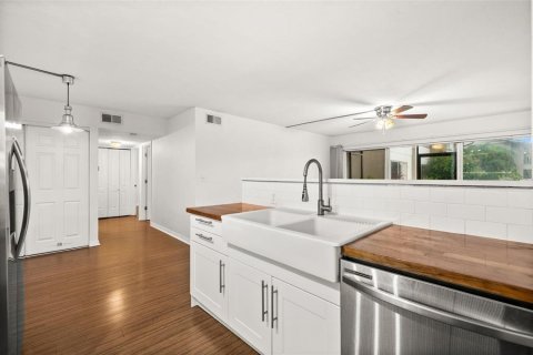 Купить кондоминиум в Сарасота, Флорида 5 комнат, 82.5м2, № 1905628 - фото 8