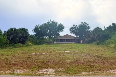 Terreno en Rotonda, Florida № 2195180