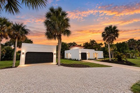 House in Venice, Florida 3 bedrooms, 129.32 sq.m. № 2396360