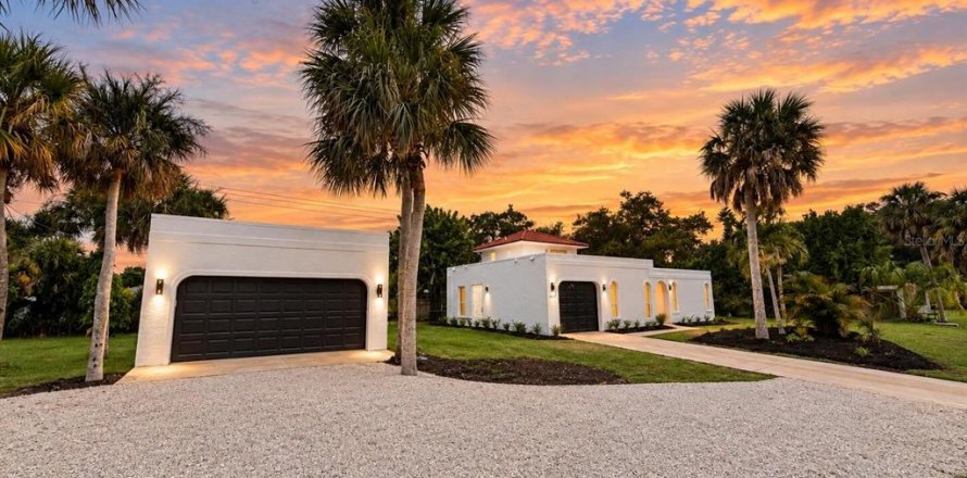 House in Venice, Florida 3 bedrooms, 129.32 sq.m. № 2396360