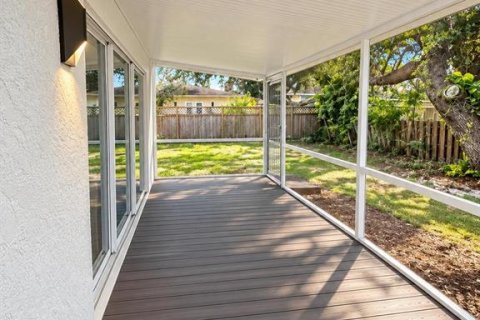 House in Venice, Florida 3 bedrooms, 129.32 sq.m. № 2396360 - photo 17