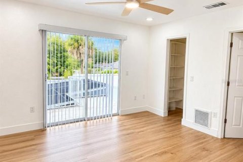 House in Venice, Florida 3 bedrooms, 129.32 sq.m. № 2396360 - photo 10