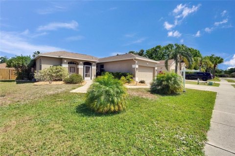 House in Bradenton, Florida 3 bedrooms, 159.7 sq.m. № 1628604 - photo 2