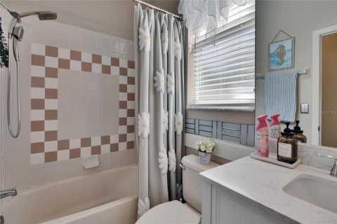House in Bradenton, Florida 3 bedrooms, 159.7 sq.m. № 1628604 - photo 25