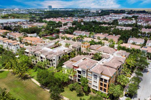 Condominio en alquiler en Sunrise, Florida, 2 dormitorios, 107.67 m2 № 1223627 - foto 1