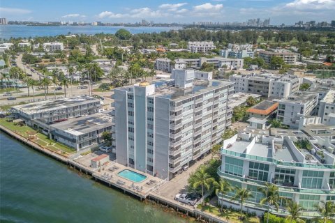 Copropriété à vendre à Miami Beach, Floride: 2 chambres, 102.19 m2 № 2352815 - photo 26