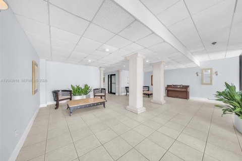 Copropriété à vendre à Miami Beach, Floride: 2 chambres, 102.19 m2 № 2352815 - photo 6